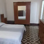 A Stones Throw From The Sea Apartment *