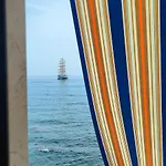 Apartment A Stones Throw From The Sea