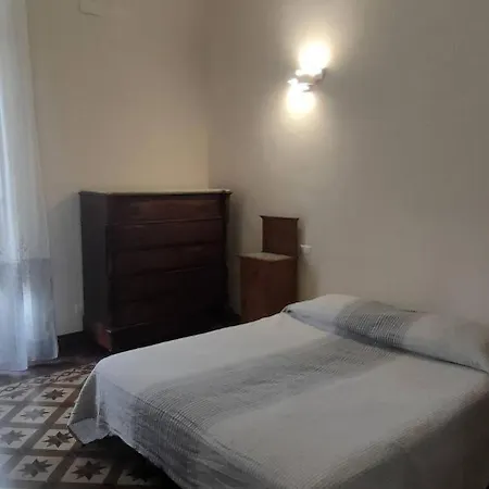 A Stones Throw From The Sea Apartment
