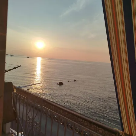 Apartment A Stones Throw From The Sea