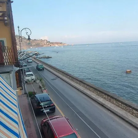 Apartmán A Stones Throw From The Sea *