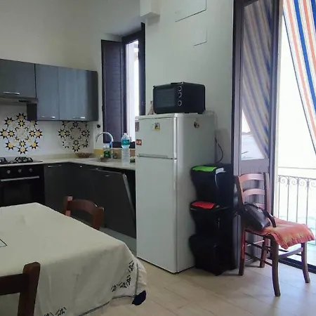 Апартаменты A Stones Throw From The Sea Джардини-Наксос