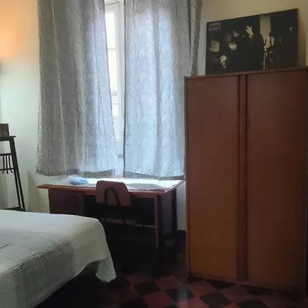 A Stones Throw From The Sea Апартаменты *