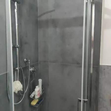 A Stones Throw From The Sea Апартаменты