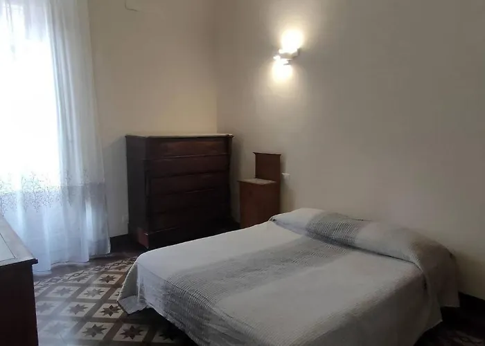 A Stones Throw From The Sea アパート