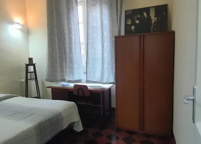 A Stones Throw From The Sea アパート *