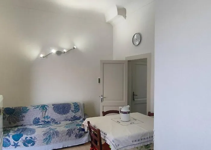 A Stones Throw From The Sea * ジャルディーニ・ナクソス